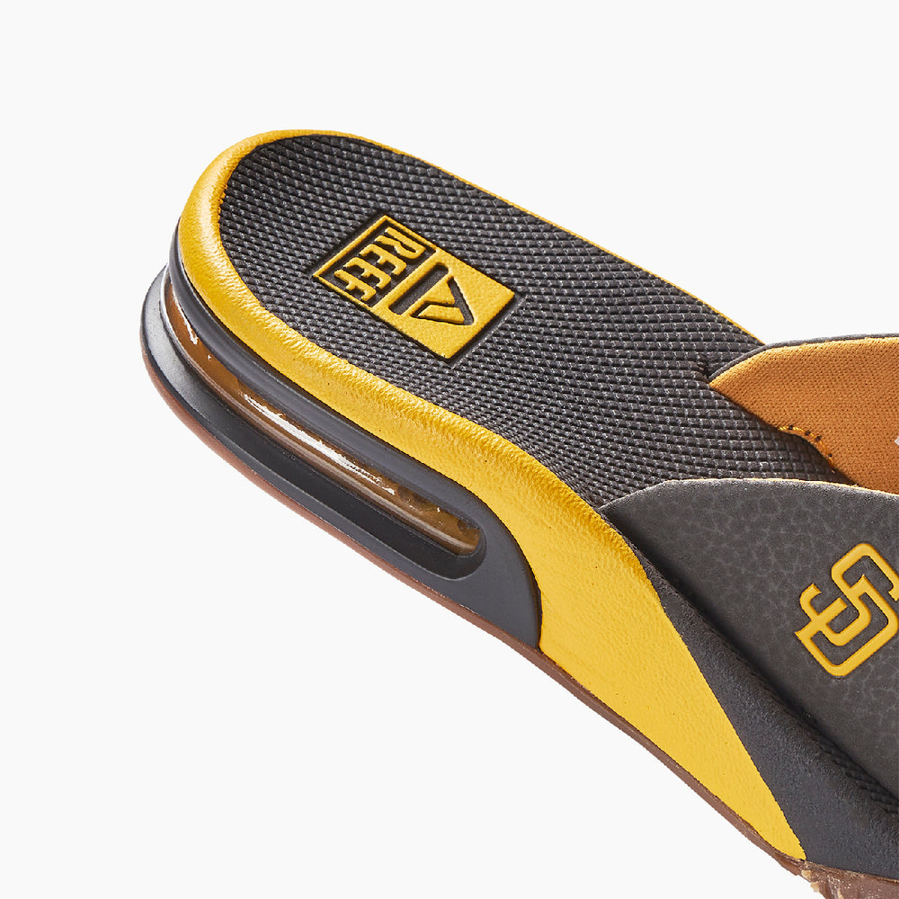 Reef Womens Fanning x MLB Flip Flops with Bottle Opener ID KZfaiFxM Reef Womens Fanning x MLB Flip Flops with Bottle Opener ID KZfaiFxM